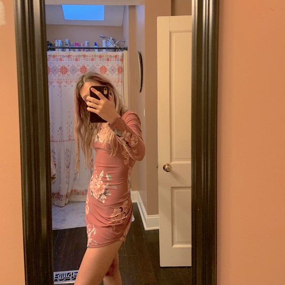 Cute Pink Dress 🌸 - Picture 2 of 4